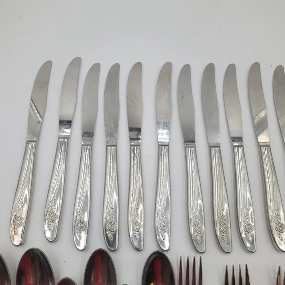 33 Pc VTG Roseanne Pattern Stainless Steel Flatware Set Rose Floral Design‎